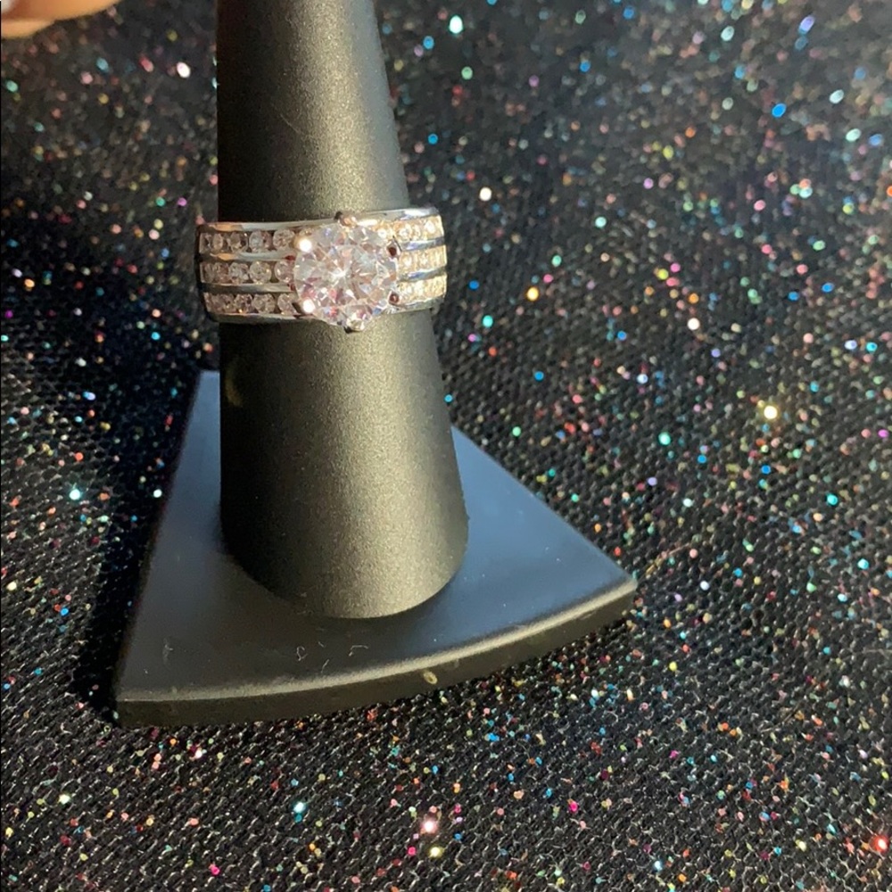 Size 8 ring